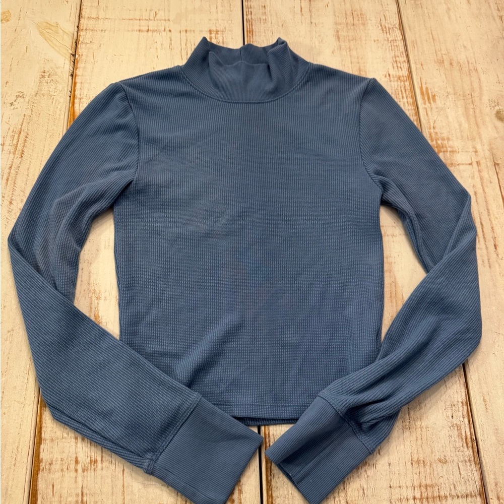American Eagle Outfitters Blue Ribbed Mock Neck Top women’s medium